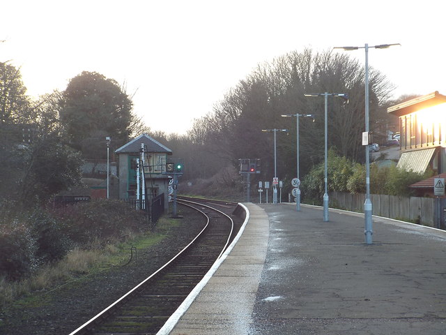 1 Cromer station | 2017 looking up the platform towards the signal box