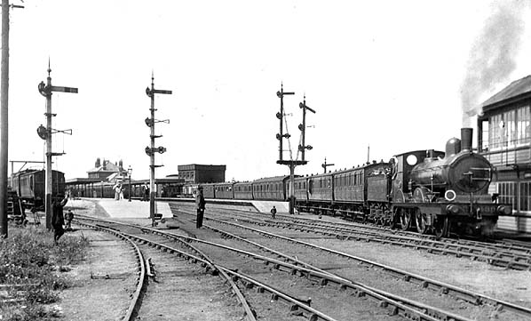 Cromer-High-1908-now-with-2nd-platform