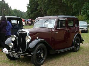 Lanchester_Ten_6-light_saloon_1936-300×225 A Lanchester Ten car, 1936